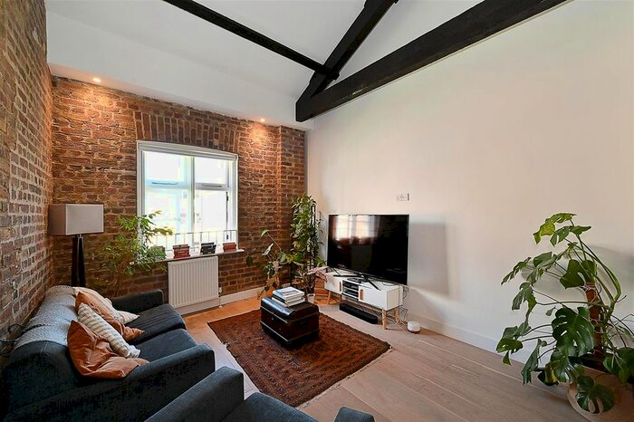 1 Bedroom Flat To Rent In Paisley Court, Clyde Square, E14