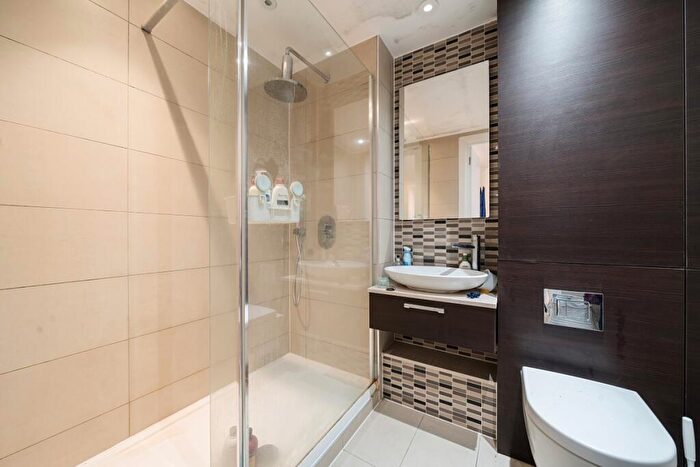 3 Bedroom Flat For Sale In Yabsley Street London, E14
