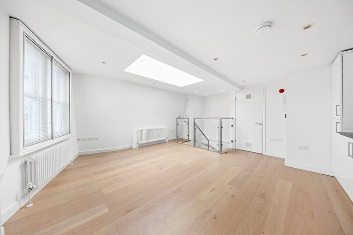1 Bedroom Flat To Rent In Catherine Street, London, WC2B