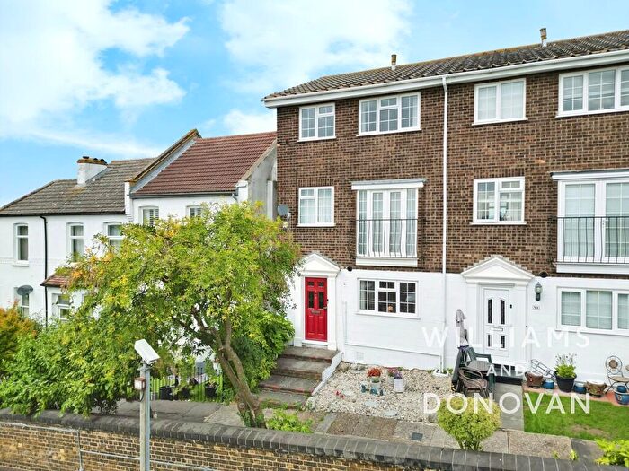 4 Bedroom Town House For Sale In The Terrace, South Benfleet, SS7