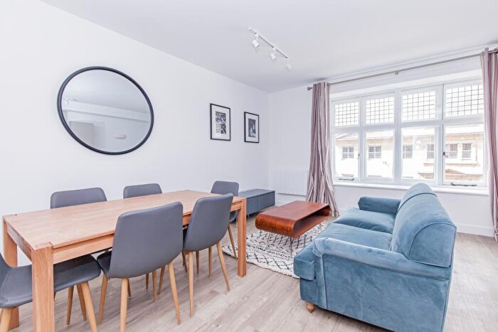 2 Bedroom Apartment To Rent In High Street, Oxford, OX1