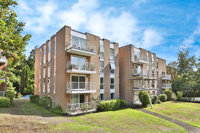 2 Bedroom Flat For Sale In St. Winifreds Road, Bournemouth, BH2