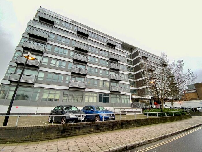 1 Bedroom Flat To Rent In New Park Road, Brixton, SW2