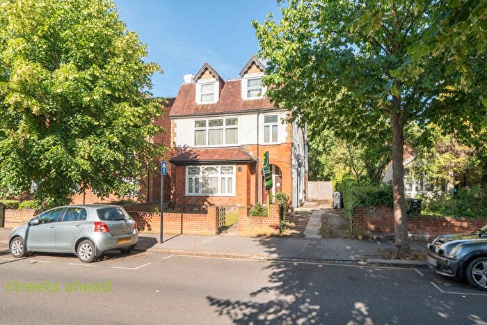 Studio To Rent In Ashburton Road, Croydon, CR0