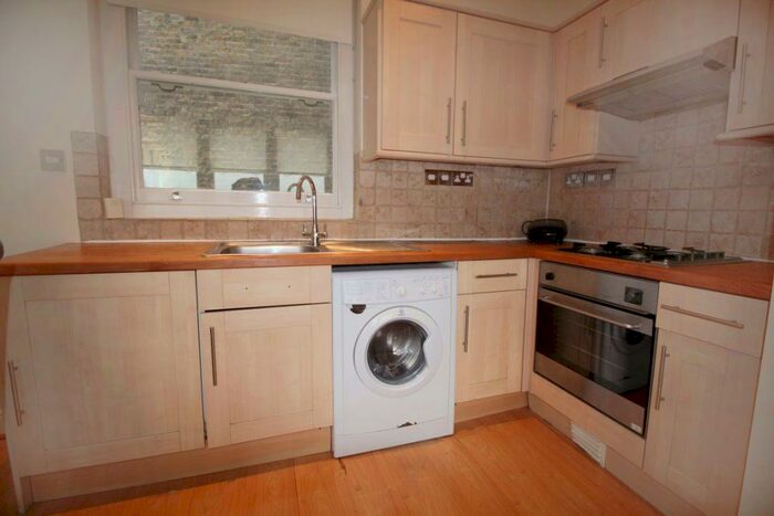 1 Bedroom Flat To Rent In Finborough Road, Earls Court, SW10