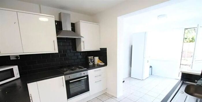 4 Bedroom Terraced House To Rent In Ivinghoe Road, Dagenham, RM8