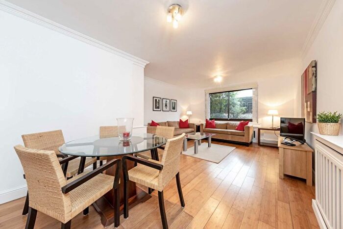 2 Bedroom Flat To Rent In Lorne Gardens, London, W11