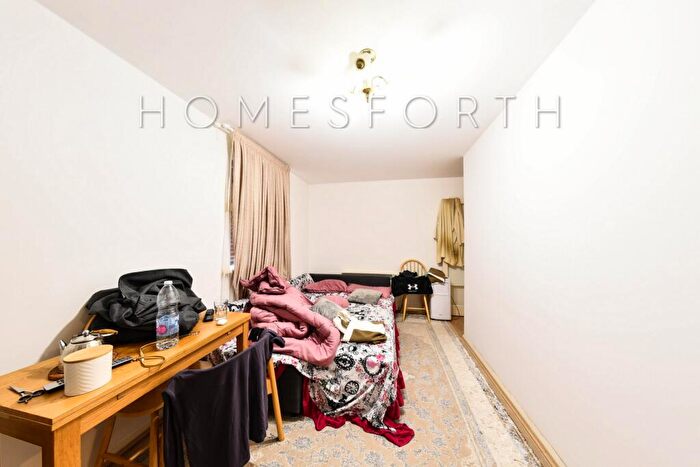 1 Bedroom Flat For Sale In Draycott Close, Cricklewood, NW2