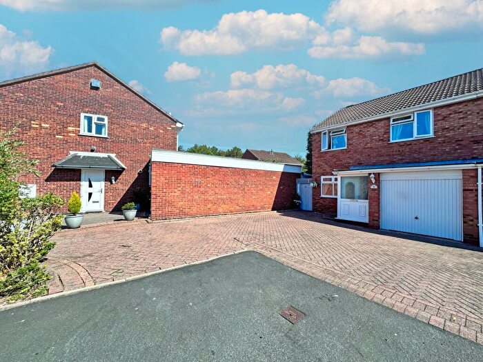 3 Bedroom Semi-Detached House For Sale In William Kerr Road, Tipton, DY4