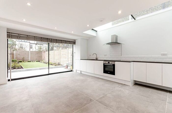 2 Bedroom Flat To Rent In Antrobus Road, Chiswick, London, W4