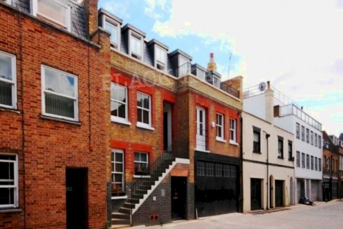 4 Bedroom Mews To Rent In Weymouth Mews, London, W1G