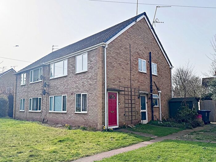 2 Bedroom Maisonette For Sale In Denton Close, Kenilworth, CV8