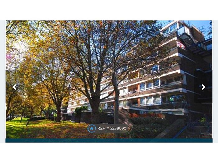 3 Bedroom Flat To Rent In Trevelyan House, London, SE5
