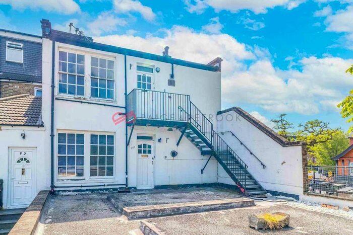 2 Bedroom Flat To Rent In Uxbridge Road, Hatch End, Pinner, HA5