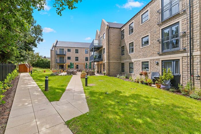 1 Bedroom Flat For Sale In Summer Court, Burley In Wharfedale, Ilkley, West Yorkshire, LS29