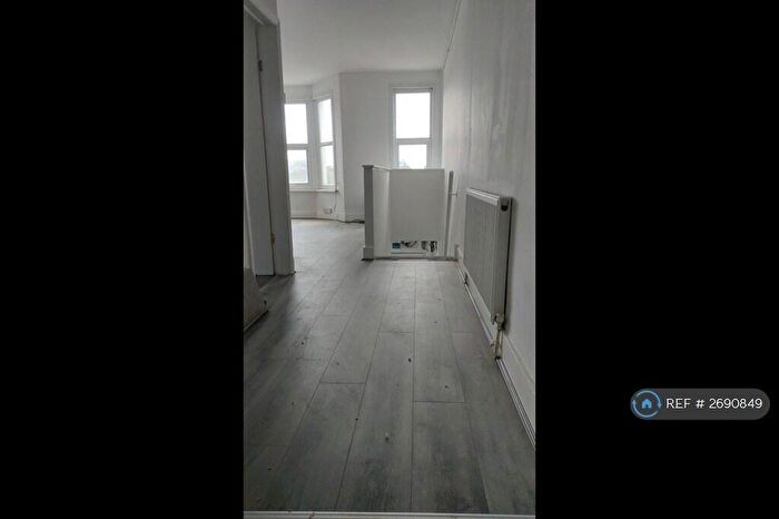 1 Bedroom Flat To Rent In Ley Street, Ilford, IG1