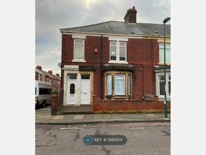 2 Bedroom Flat To Rent In Gladstone Street, Hebburn, NE31