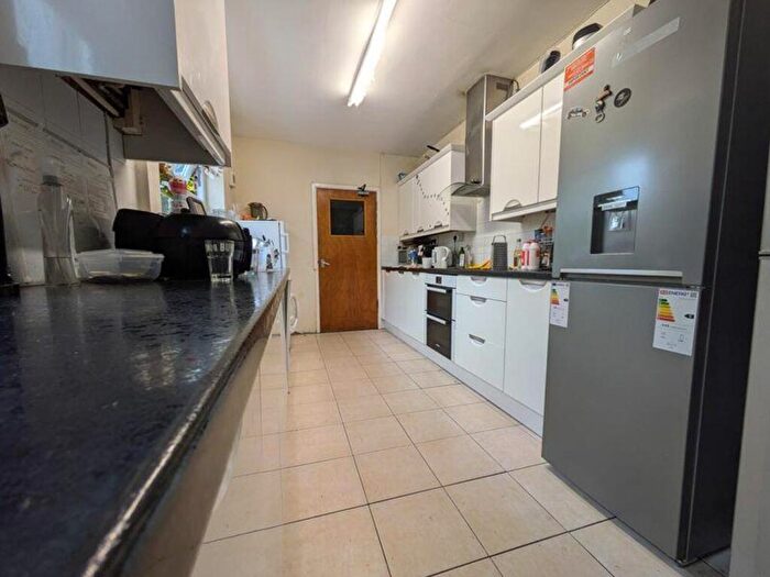 6 Bedroom House To Rent In Willoughby Avenue, Nottingham, NG7
