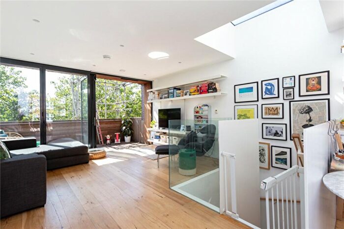 2 Bedroom Apartment To Rent In Bridport Place, London, N1