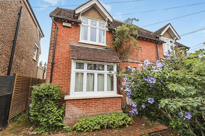 3 Bedroom Semi-Detached House For Sale In St Johns Road, Sevenoaks, TN13