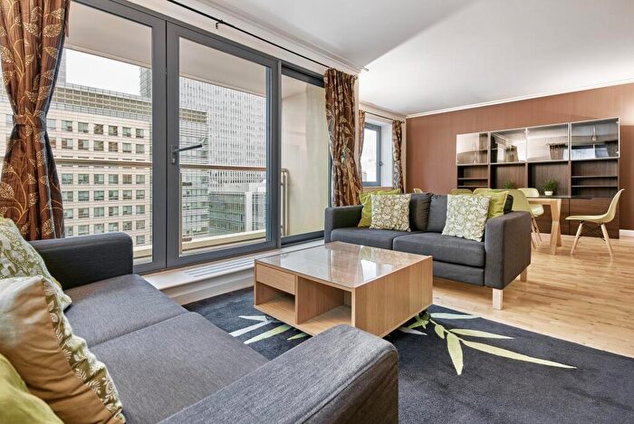 2 Bedroom Flat To Rent In Discovery Dock Apartments East, South Quay Square, E14