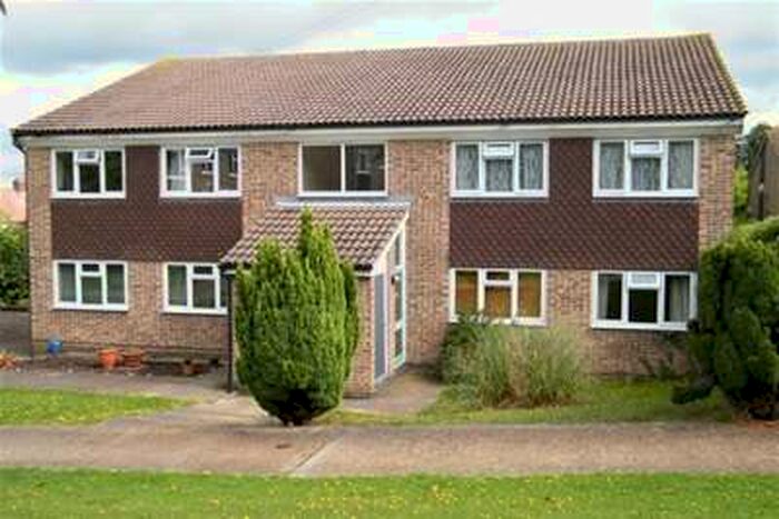 2 Bedroom Flat To Rent In Banstead Village, SM7