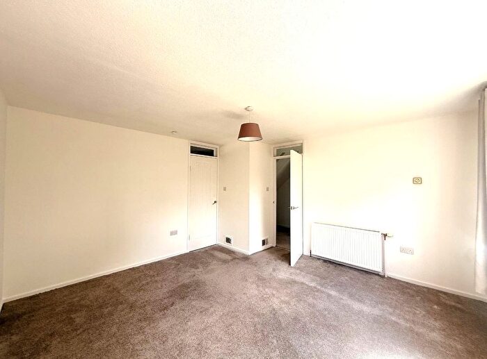 3 Bedroom Terraced House To Rent In Teal Crescent, Glasgow, G75
