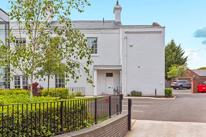 2 Bedroom Apartment For Sale In Dee Hills Park, Chester, Cheshire, CH3