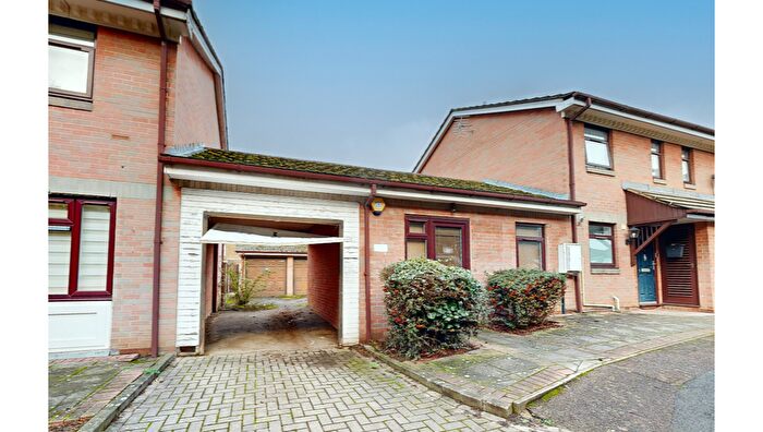 Property For Sale In A Broad Oak Close, Chingford, London, E4