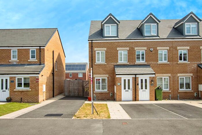 3 Bedroom Property For Sale In Rotary Drive, Morley, Leeds, LS27