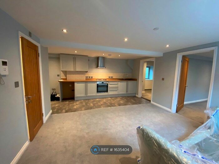 2 Bedroom Flat To Rent In Damory Street, Blandford Forum, DT11