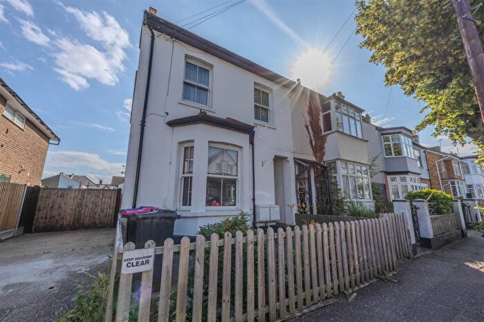 1 Bedroom Flat To Rent In St Johns Road, Westcliff-on-Sea, SS0