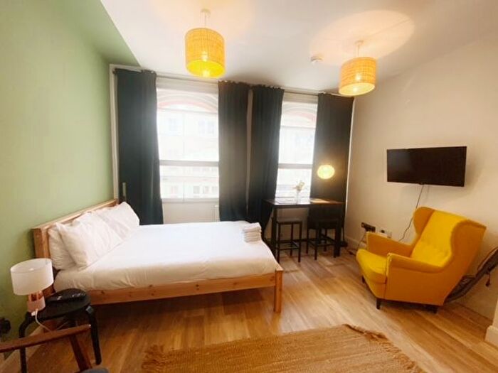 Studio To Rent In Flat, Carlton Chambers, St. Stephens Street, Bristol, BS1