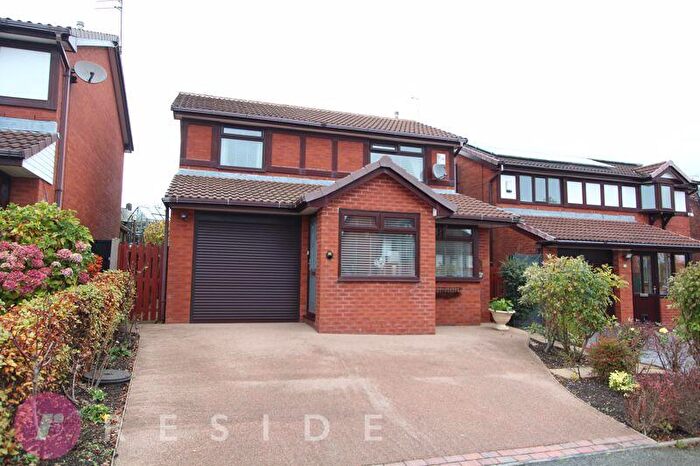 3 Bedroom Detached House For Sale In Lenten Grove, Hopwood, Heywood, OL10
