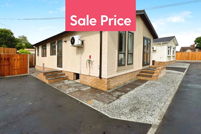 2 Bedroom Park Home For Sale In Great Yarmouth, Norfolk, NR31