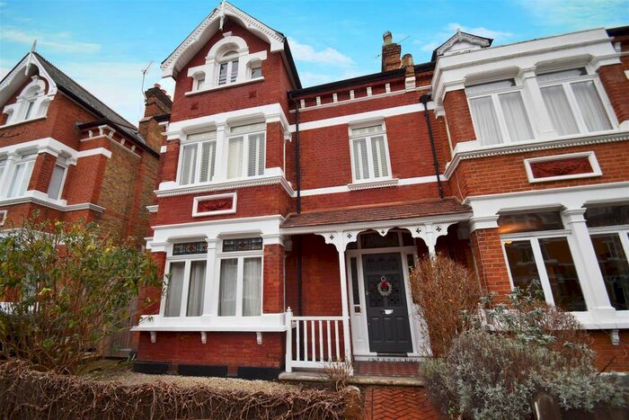 2 Bedroom Flat To Rent In St. Stephens Gardens, Twickenham TW1
