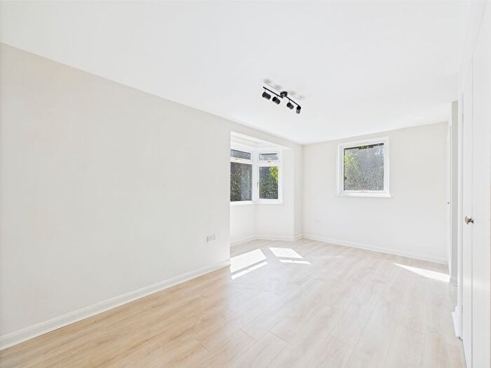 Studio To Rent In Shelley Road, Worthing, BN11