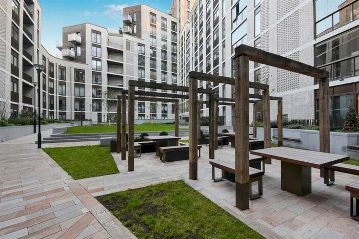 2 Bedroom Flat To Rent In Rosebery Avenue, London, EC1R