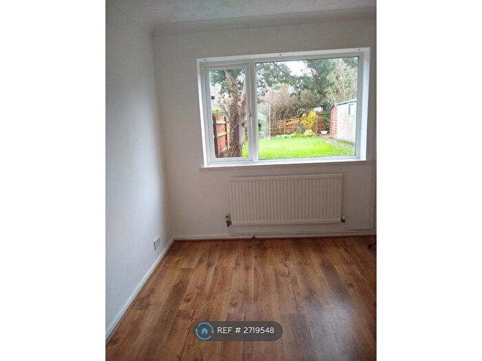3 Bedroom Semi Detached House To Rent In Bourne Road, Cambridge, CB4