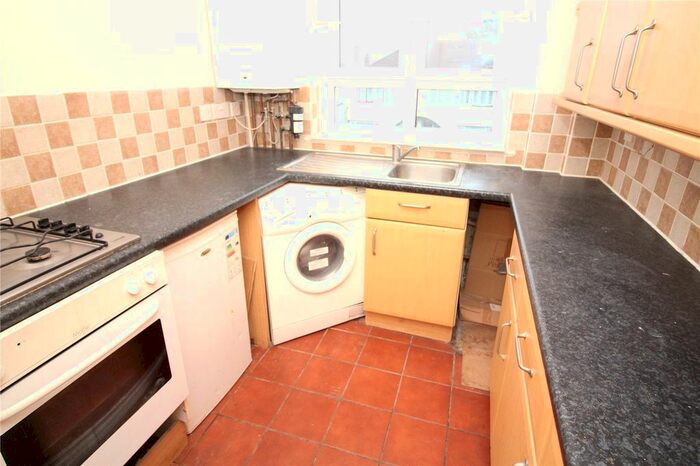 1 Bedroom Flat To Rent In Fountain Walk, Northfleet, Gravesend DA11