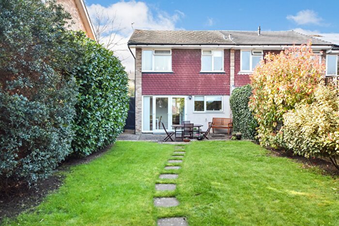 3 Bedroom End Of Terrace House For Sale In Marshalls Close, Epsom, KT19