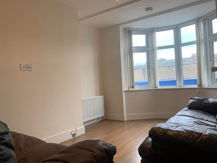 5 Bedroom Maisonette To Rent In Chillingham Road, Heaton, NE6