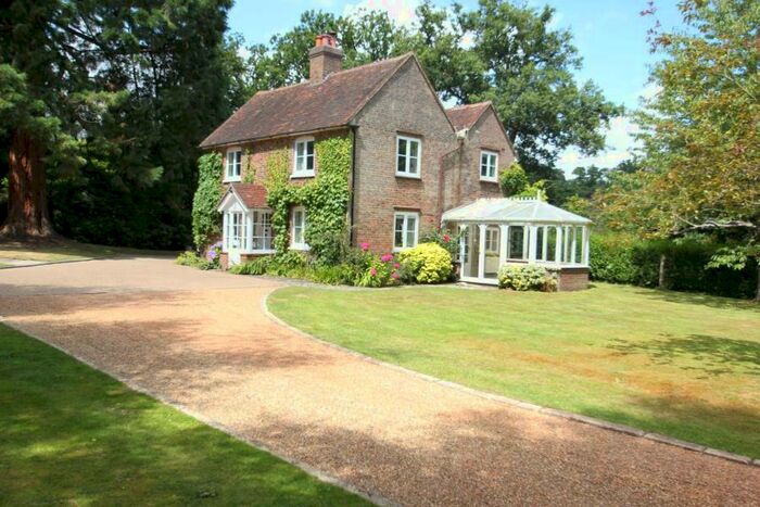 4 Bedroom Detached House To Rent In Blackhorse Road, GU22