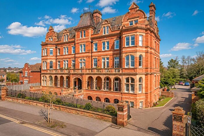 2 Bedroom Flat For Sale In Station Road, Herne Bay, CT6