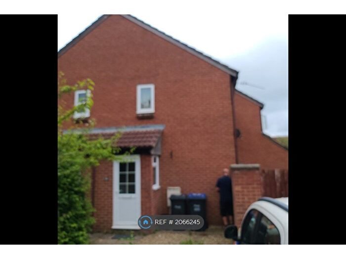 1 Bedroom Semi-Detached House To Rent In Warwick Close, Chippenham, SN14