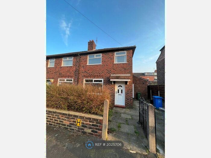 3 Bedroom Semi-Detached House To Rent In Bridgewater Road, Altrincham, WA14