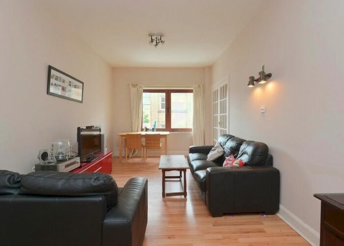 2 Bedroom Flat To Rent In St Leonard's Crag, Newington, Edinburgh, EH8