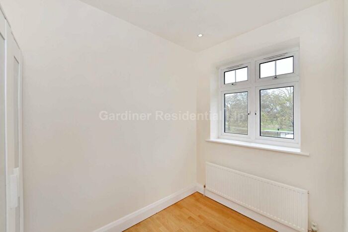 4 Bedroom Semi-Detached House To Rent In Argyle Road, London, W13