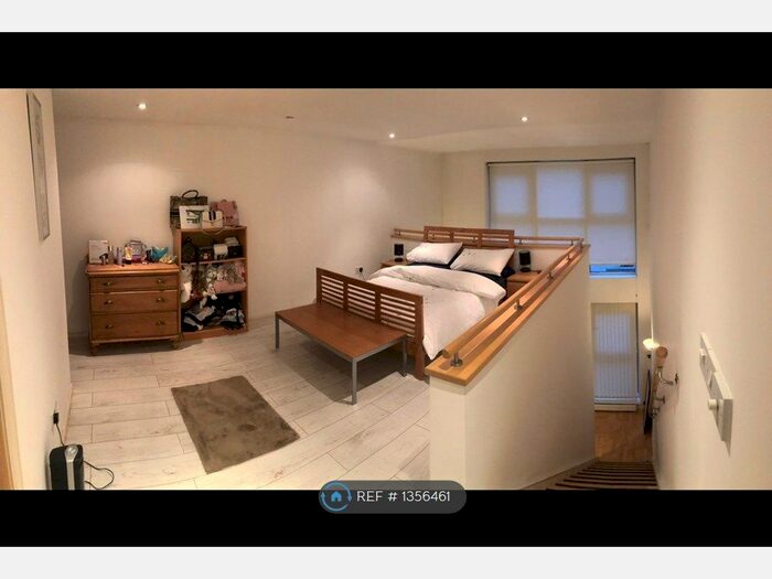 1 Bedroom Flat To Rent In Adams Walk, Nottingham, NG1