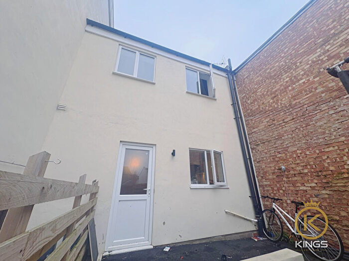 3 Bedroom Town House To Rent In Kingston Road, Portsmouth, PO2